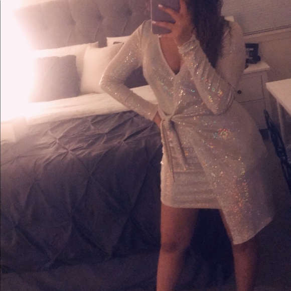 Dress - Picture 2 of 3